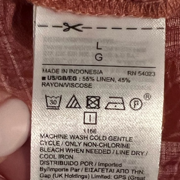 GAP Top - Picture 3 of 4